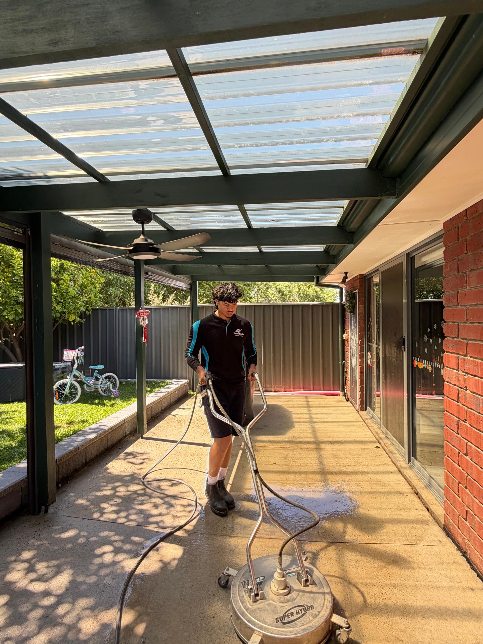 Pressure washing service background image